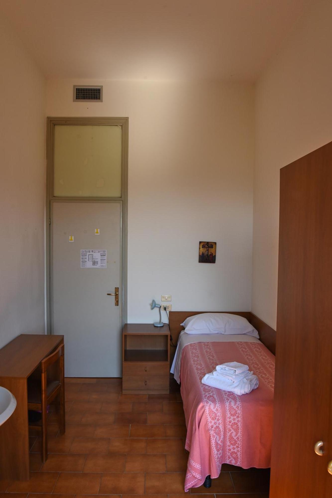 Chambre Simple avec Salle de Bains Commune